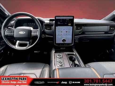 Used 2023 Ford Expedition Platinum AWD/4WD image 7