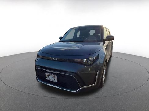 Used 2025 Kia Soul LX w/ LX Technology Package FWD image 7