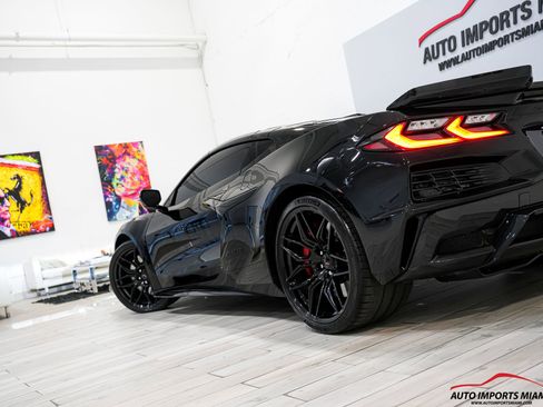 Used 2025 Chevrolet Corvette Z06 RWD image 74
