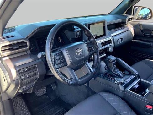 Certified 2026 Toyota Tacoma SR5 AWD/4WD image 17