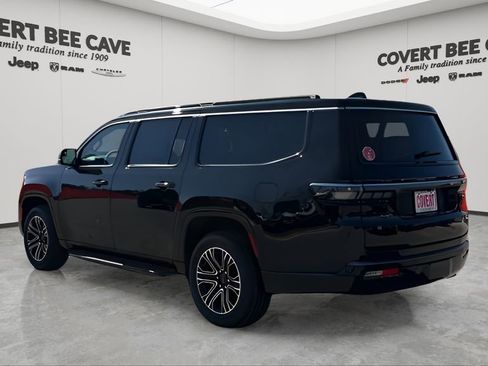 New 2026 Jeep Grand Wagoneer L image 6