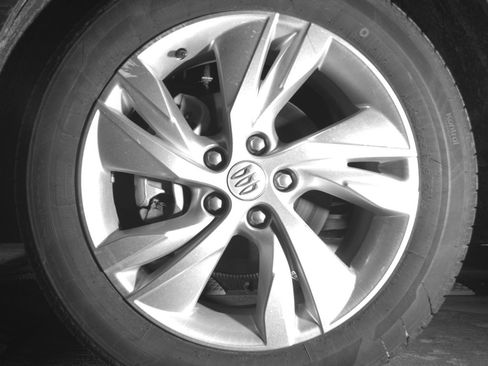 Used 2025 Buick Encore GX Preferred AWD/4WD image 12