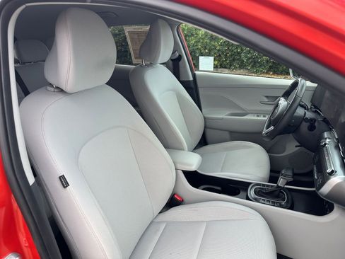 Used 2025 Hyundai Kona SEL image 36