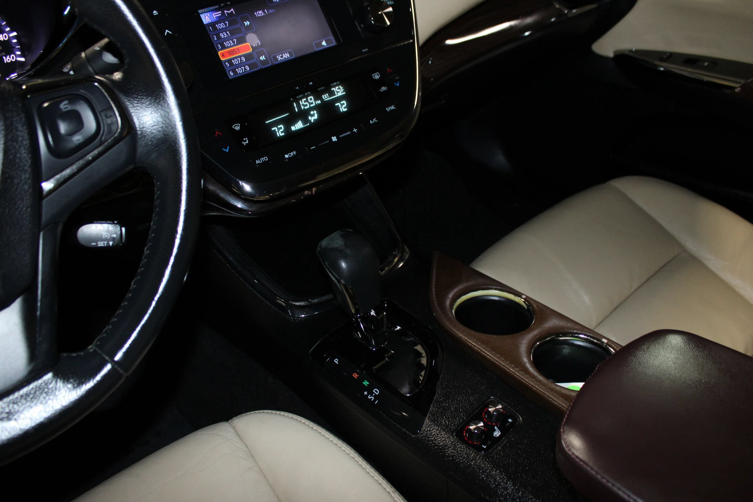 Used 2014 Toyota Avalon XLE FWD image 17
