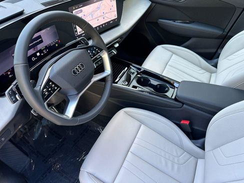 New 2026 Audi Q3 quattro 2.0T AWD/4WD image 9