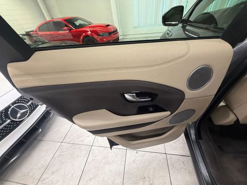 Used 2016 Land Rover Range Rover Evoque SE AWD/4WD image 15