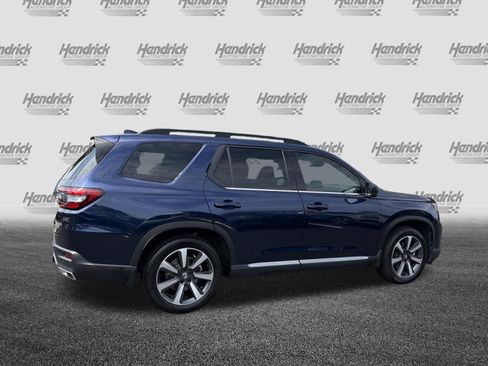 Used 2025 Honda Pilot Touring image 11
