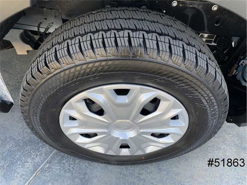 Used 2023 Ford E-Transit Low Roof image 21