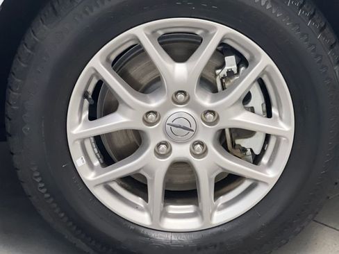 Used 2024 Chrysler Pacifica Touring-L image 77