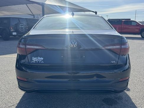 Used 2024 Volkswagen Jetta SE image 5