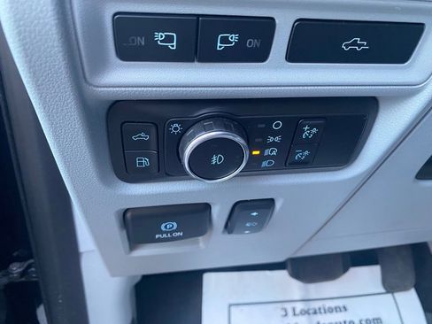 Used 2023 Ford F150 Limited image 16