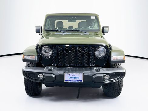 Used 2023 Jeep Gladiator Sport AWD/4WD image 2