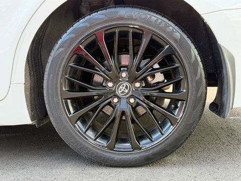 Used 2020 Toyota Camry SE image 8