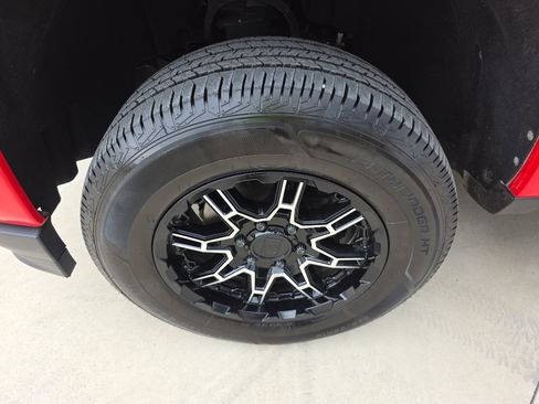 Used 2018 Chevrolet Silverado 1500 LTZ Z71 w/ LTZ Plus Package AWD/4WD image 5