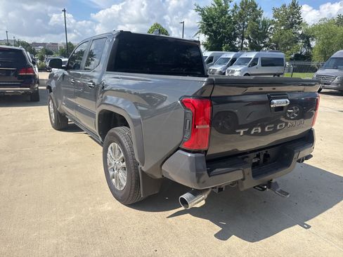 Used 2025 Toyota Tacoma Limited AWD/4WD image 6