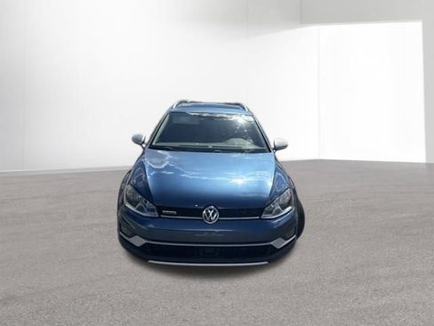 Used 2017 Volkswagen Golf Alltrack SE AWD/4WD image 2