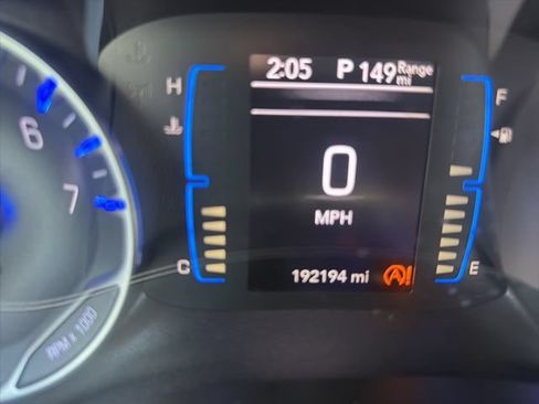 Used 2018 Chrysler Pacifica Touring-L FWD image 20