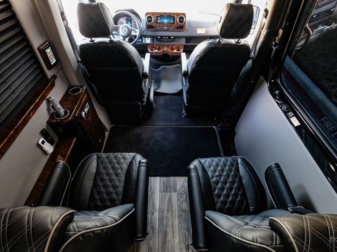 Used 2023 Mercedes-Benz Sprinter 3500 image 81