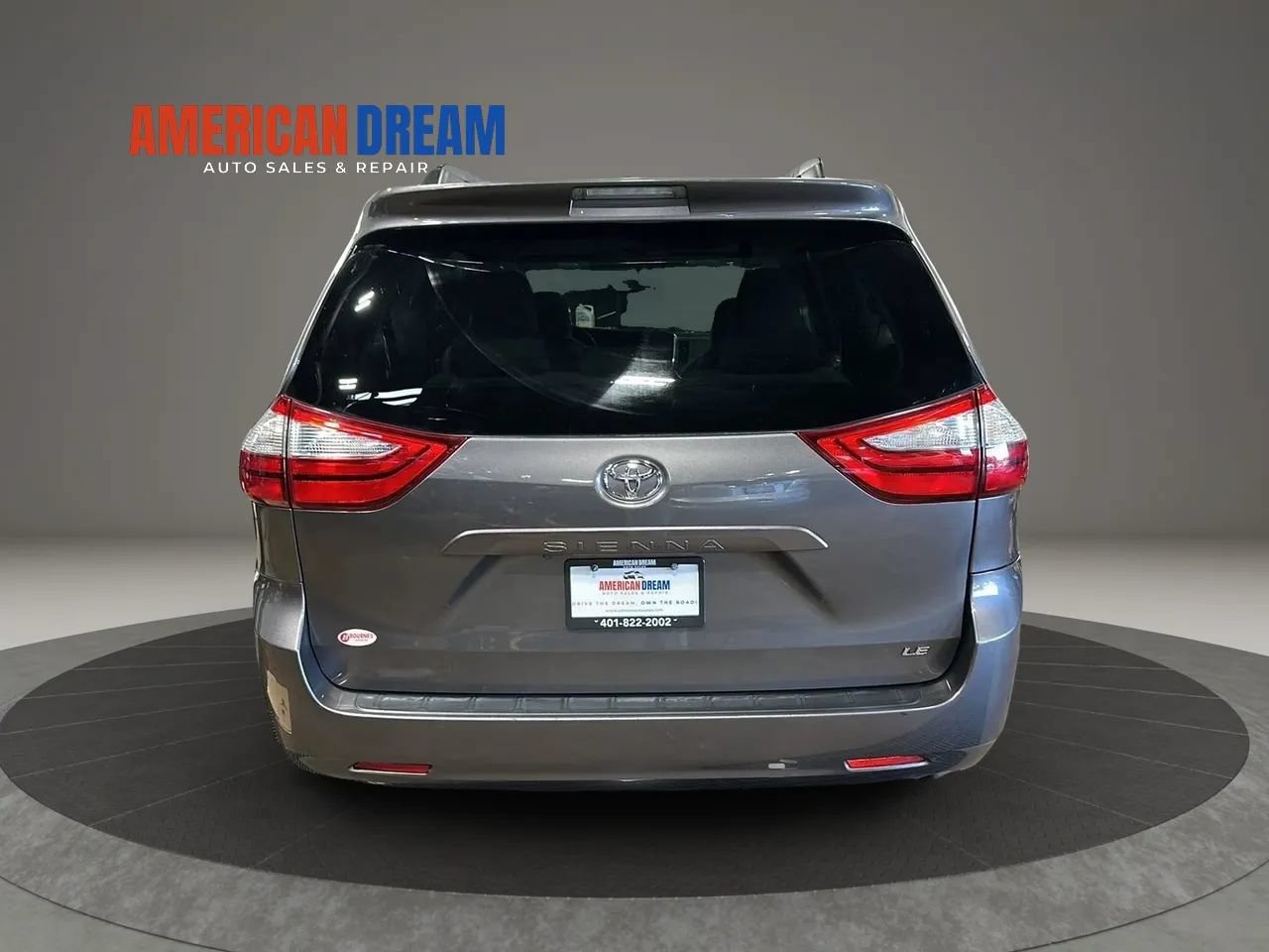 Used 2017 Toyota Sienna LE FWD image 4