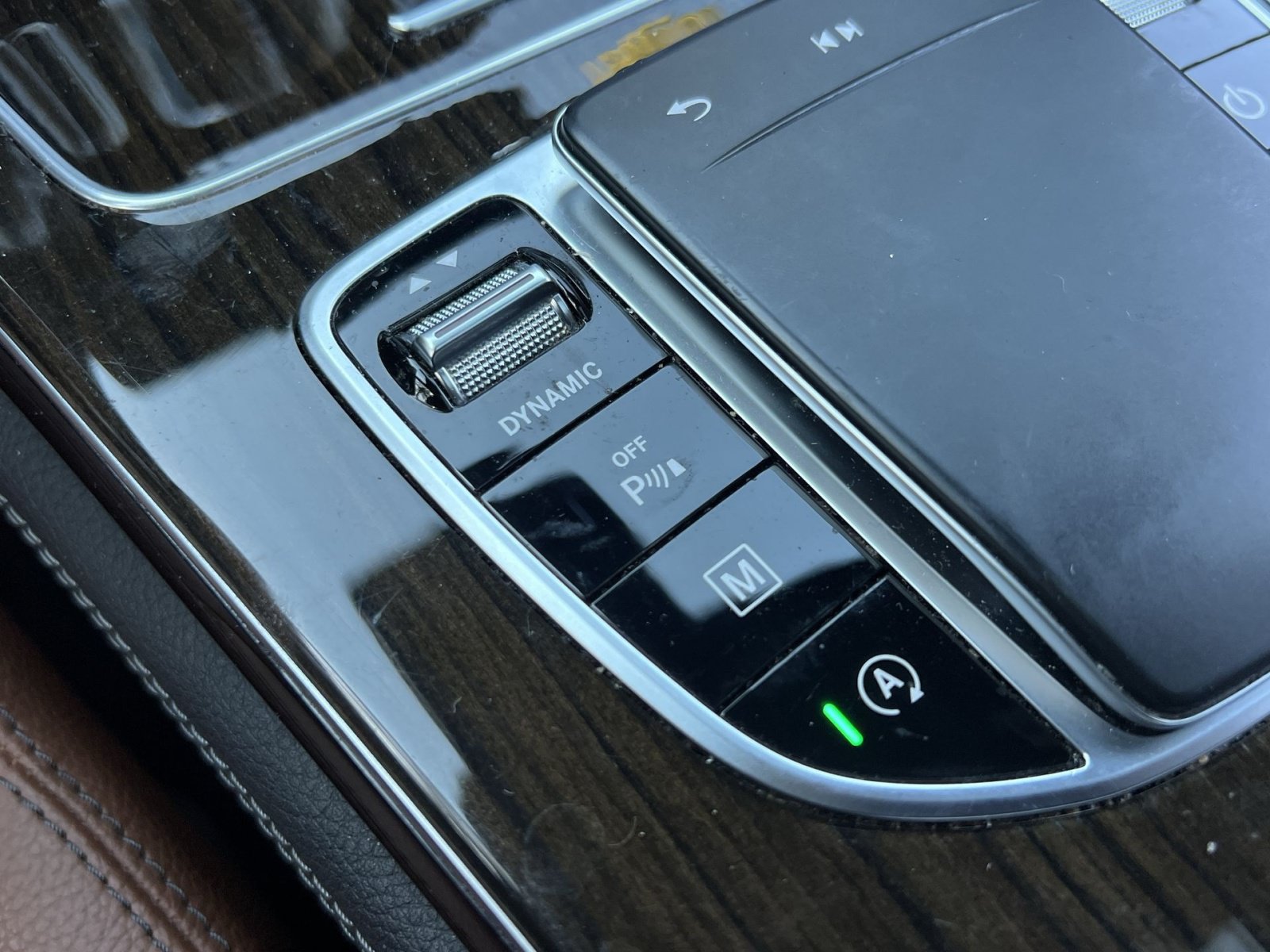 Certified 2021 Mercedes-Benz GLC 300 4MATIC Coupe image 38