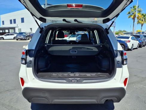 Used 2025 Subaru Forester Premium w/ Convenience Package #2 image 16