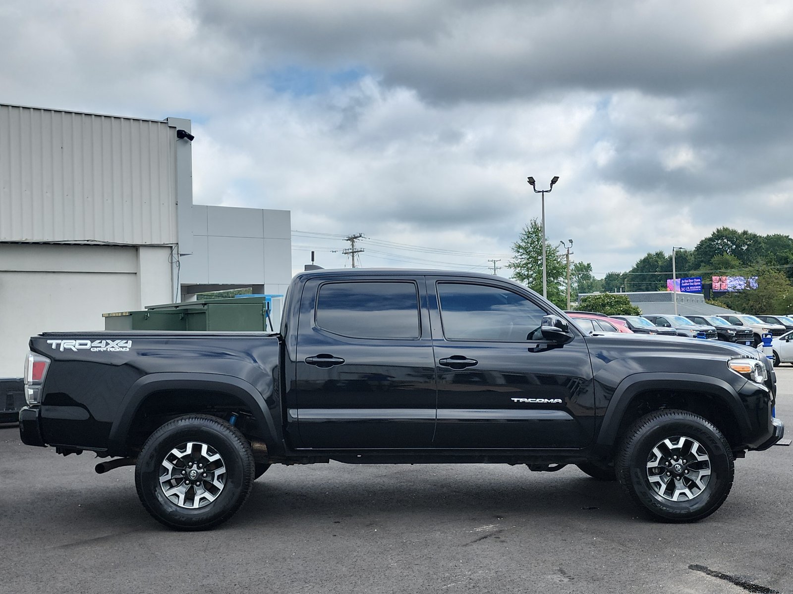 Used 2021 Toyota Tacoma TRD Off-Road w/ Technology Package AWD/4WD image 6