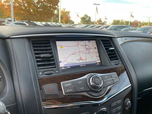 Used 2017 INFINITI QX80 4WD w/ Driver Assistance Package image 25