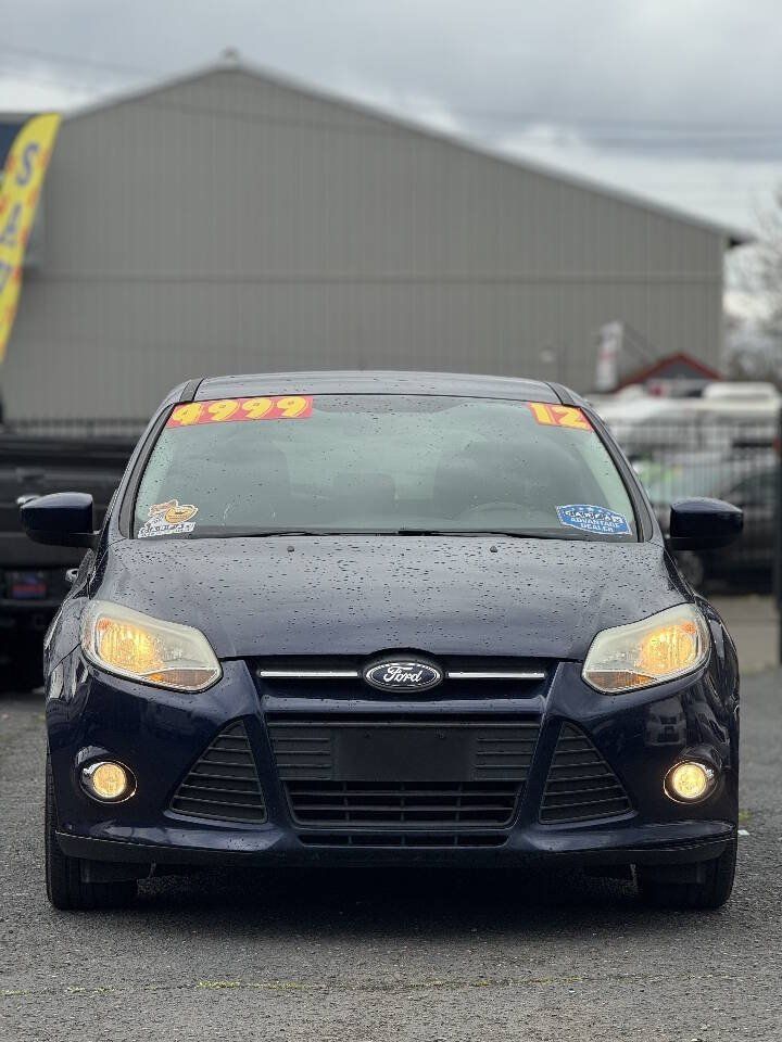 Used 2012 Ford Focus SE FWD image 2