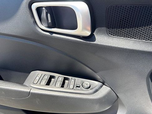 New 2026 Hyundai Venue SE FWD image 15