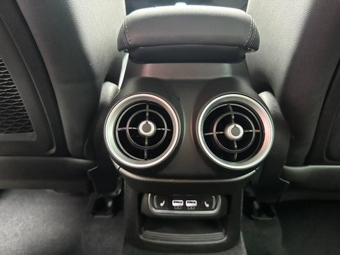 Used 2023 Alfa Romeo Stelvio Veloce AWD/4WD image 56