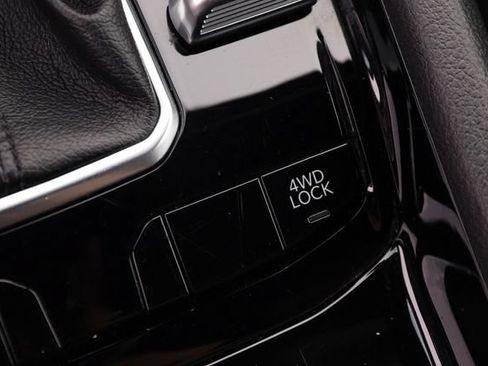 Used 2025 Jeep Compass Limited AWD/4WD image 19