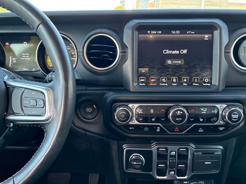 Used 2023 Jeep Wrangler Unlimited Sahara w/ Cold Weather Group image 18