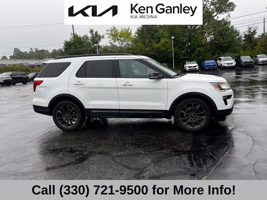 Used 2018 Ford Explorer XLT w/ Equipment Group 202A AWD/4WD image 4