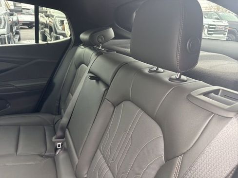 Used 2025 Buick Envista Avenir image 23