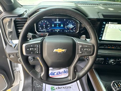 Used 2024 Chevrolet Silverado 1500 High Country w/ Z71 Off-Road Package AWD/4WD image 20