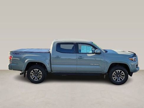 Used 2022 Toyota Tacoma TRD Sport w/ Technology Package image 2