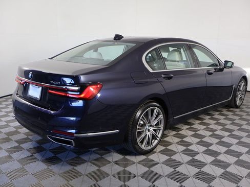 Used 2020 BMW 740i w/ Premium Package image 4