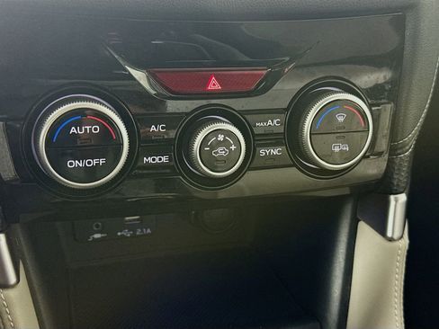 Used 2021 Subaru Forester Limited w/ Popular Package #3 image 17