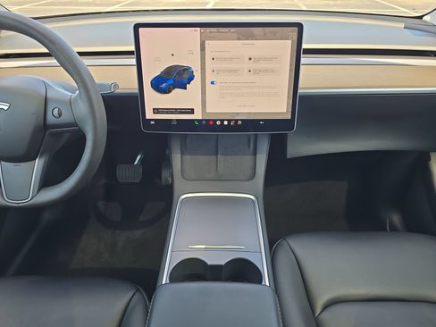 Used 2021 Tesla Model Y Long Range AWD/4WD image 11
