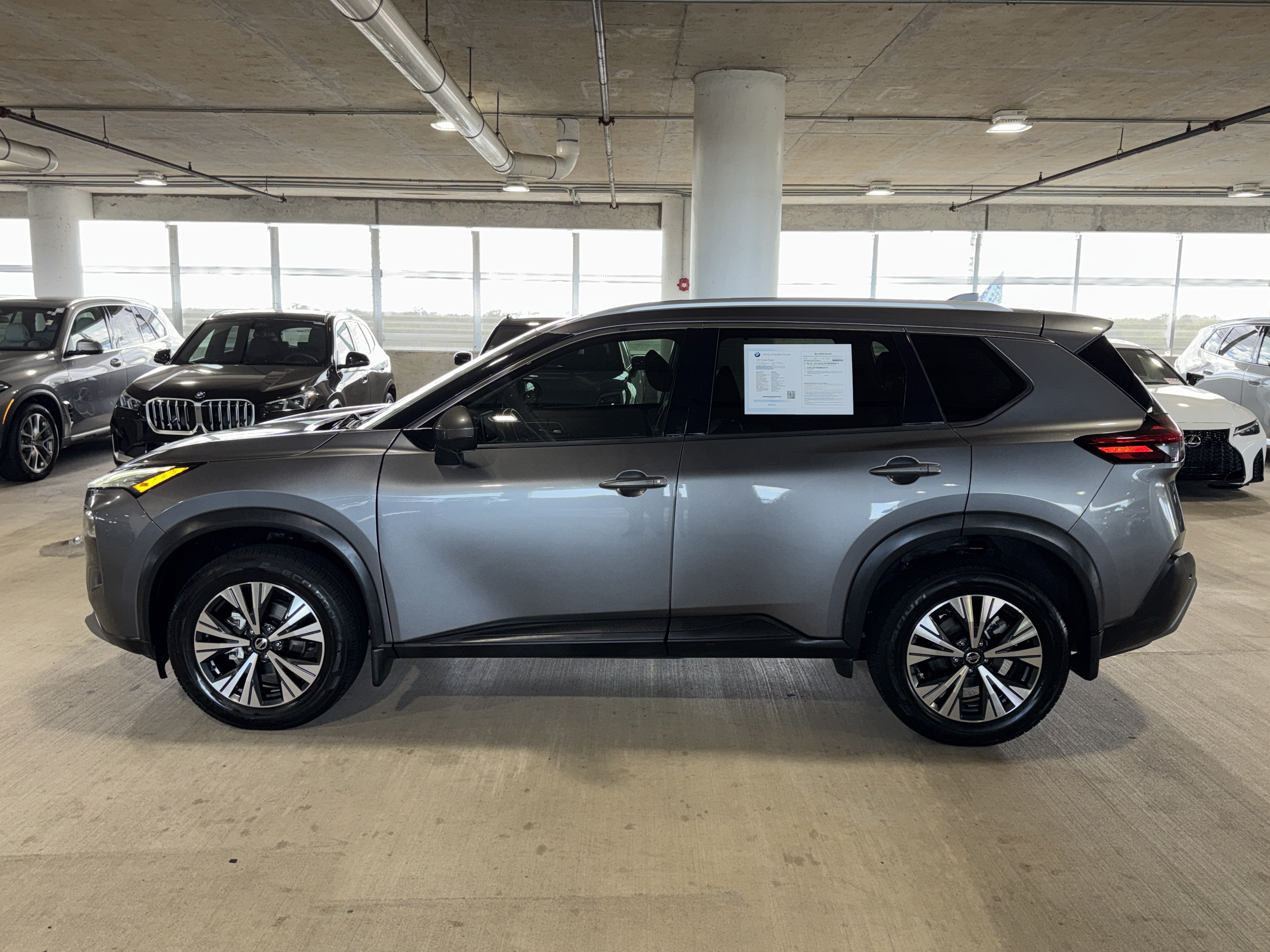 Used 2021 Nissan Rogue SV w/ Premium Package FWD image 5
