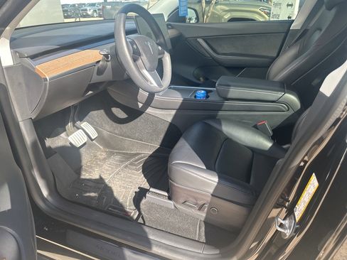 Used 2022 Tesla Model Y Performance image 6