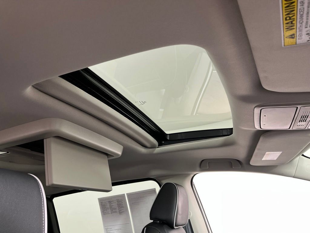 Certified 2026 Honda Odyssey Touring image 3