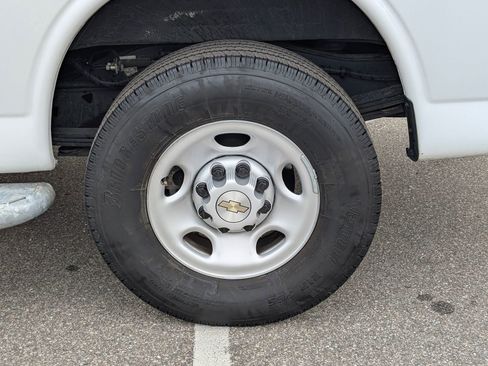 Used 2024 Chevrolet Express 2500 w/ Driver Convenience Package image 27