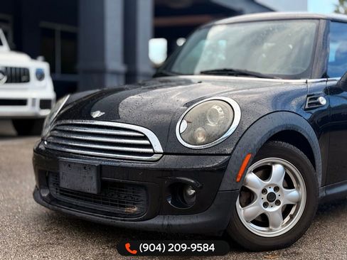 Used 2011 MINI Cooper Hardtop image 2