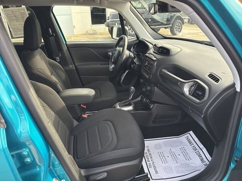 Used 2022 Jeep Renegade Latitude w/ Convenience Group AWD/4WD image 12