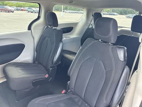 Used 2023 Chrysler Voyager LX FWD image 19