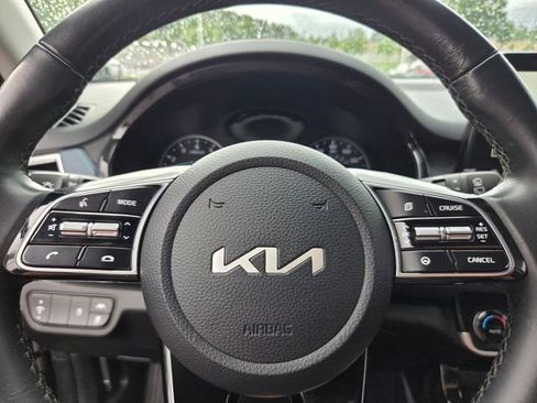 Used 2023 Kia Seltos S w/ Navigation Package FWD image 23