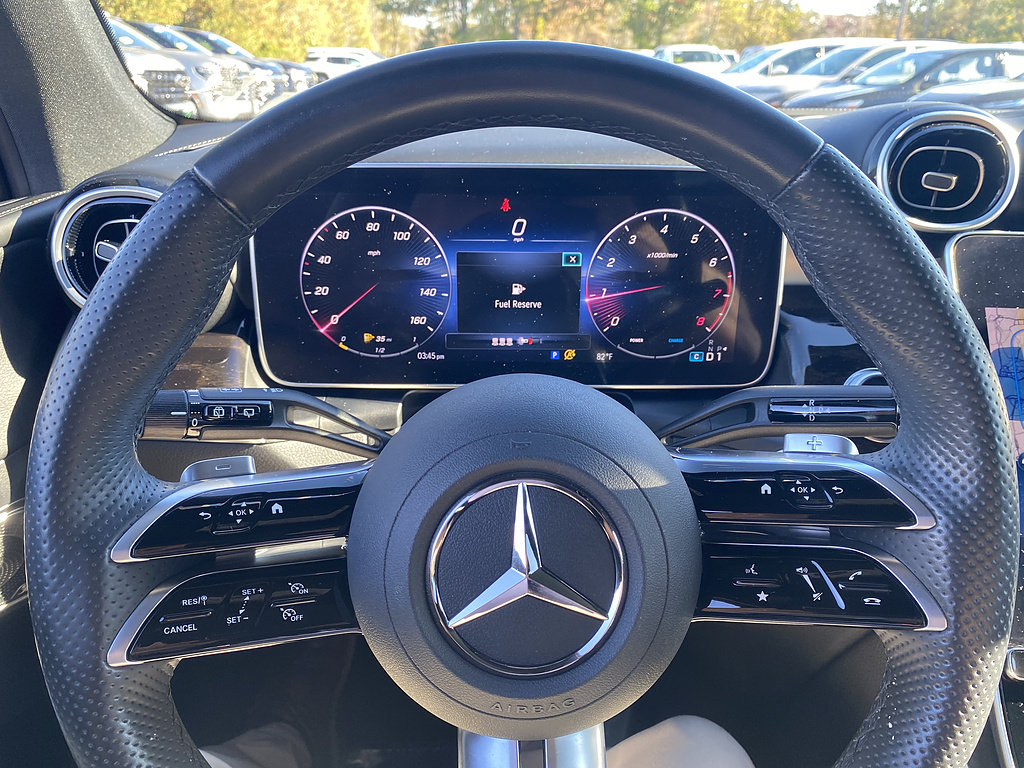 Used 2024 Mercedes-Benz GLC 300 4MATIC image 25