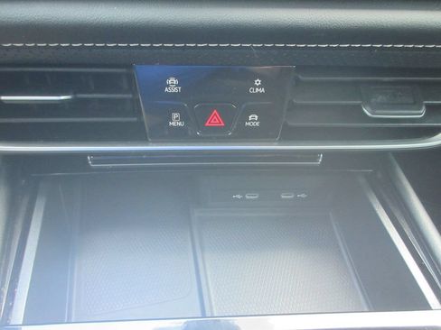 Used 2024 Volkswagen Atlas SEL AWD/4WD image 30