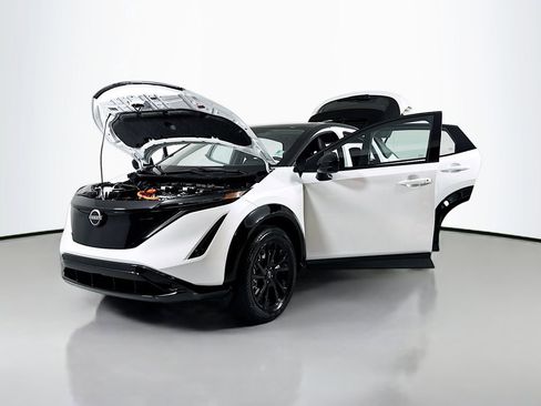 Used 2024 Nissan Ariya AWD image 15